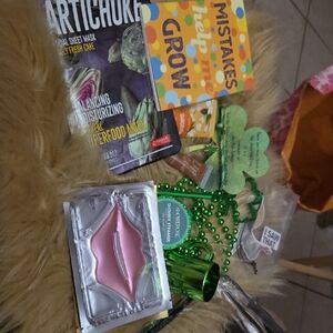 11 Items In This Goodie Bag Lip-shaped Hydrogel Eye & Lip Etc.....